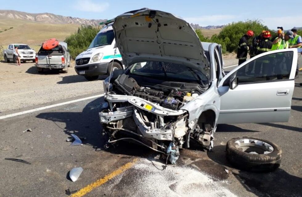 Se registró un choque frontal en Villa Llanquín