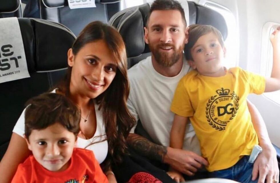 El divertido video de Antonela Rocuzzo andando en monopatín