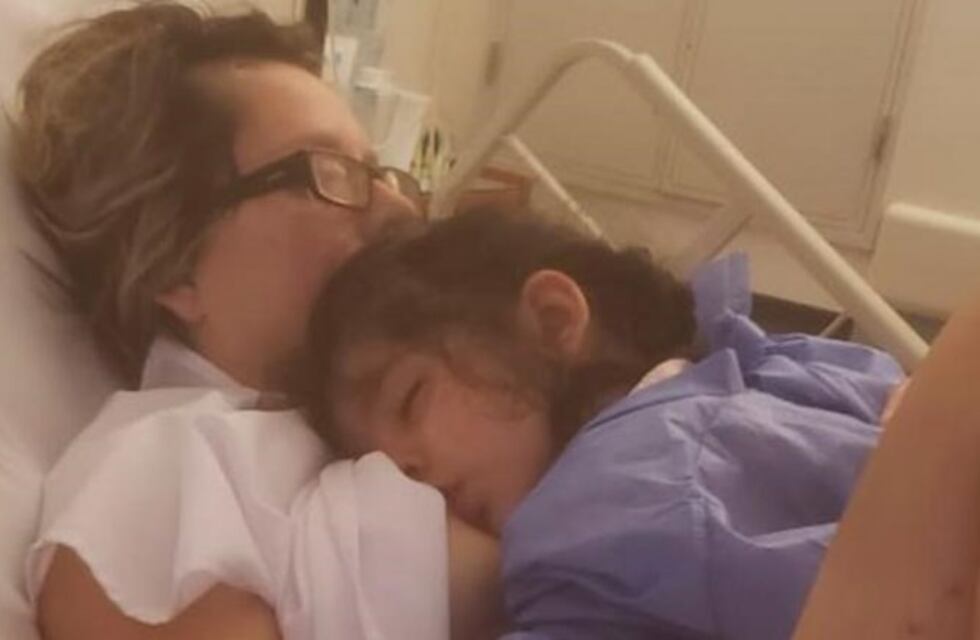 María Laura se recupera: Volvió a darle la teta a su hija