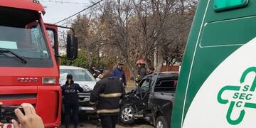 Choque entre Amarok y Montana en San Rafael