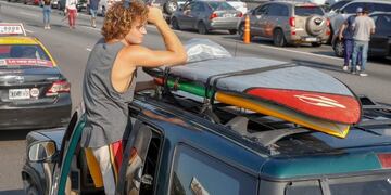 El surfer detenido\u002E (foto: Rodrigo Nespolo)