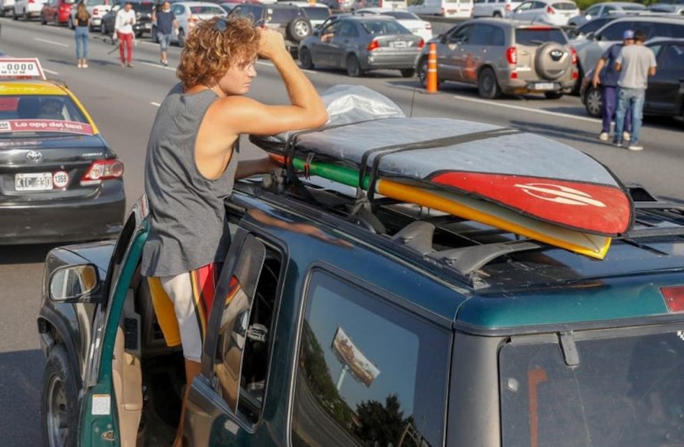 La Justicia le fijó un embargo de 500.000 pesos al joven surfer detenido en Ostende