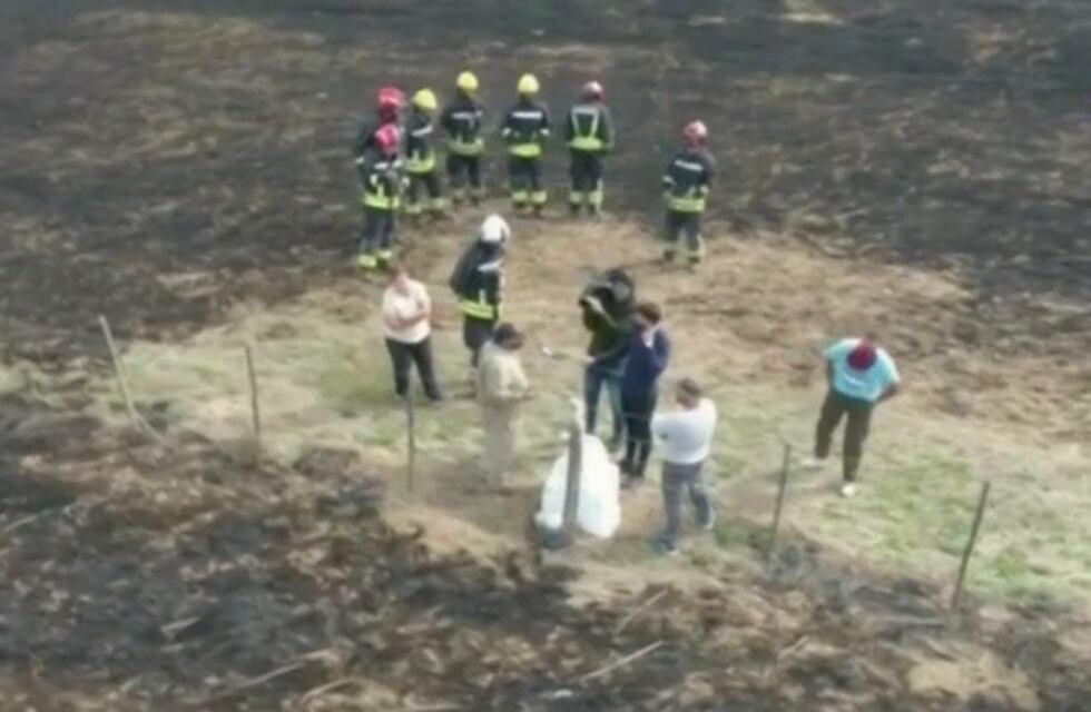 Sorpresa en Armstrong: el fuego arrasó con pastizales pero rodeó una gruta religiosa