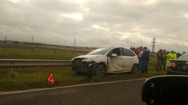 Accidente en la autopista Rosario-Cu00f3rdoba entre dos autos