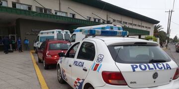 La policía llegó hasta el hospital Regional dónde fue derivada la mujer herida\u002E