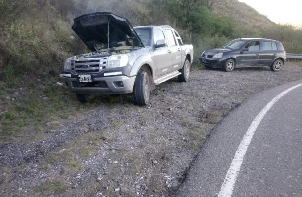 Falda del Carmen: conducía su camioneta y se le prendió fuego