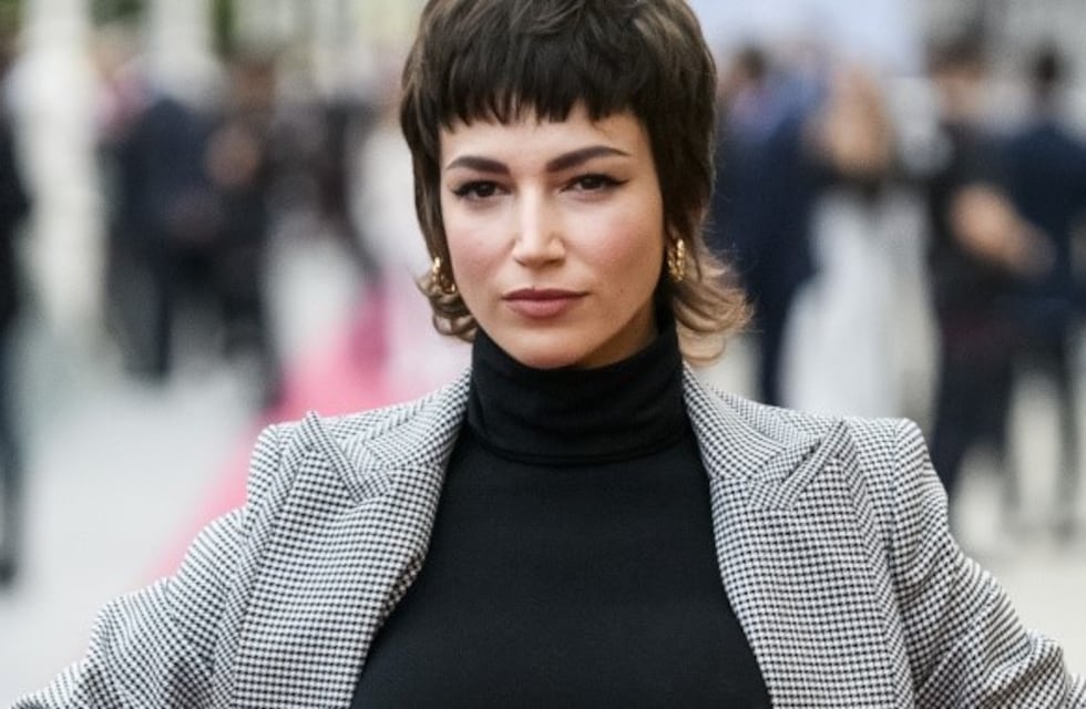 Úrsula Corberó posó en topless y con una bombacha cavada