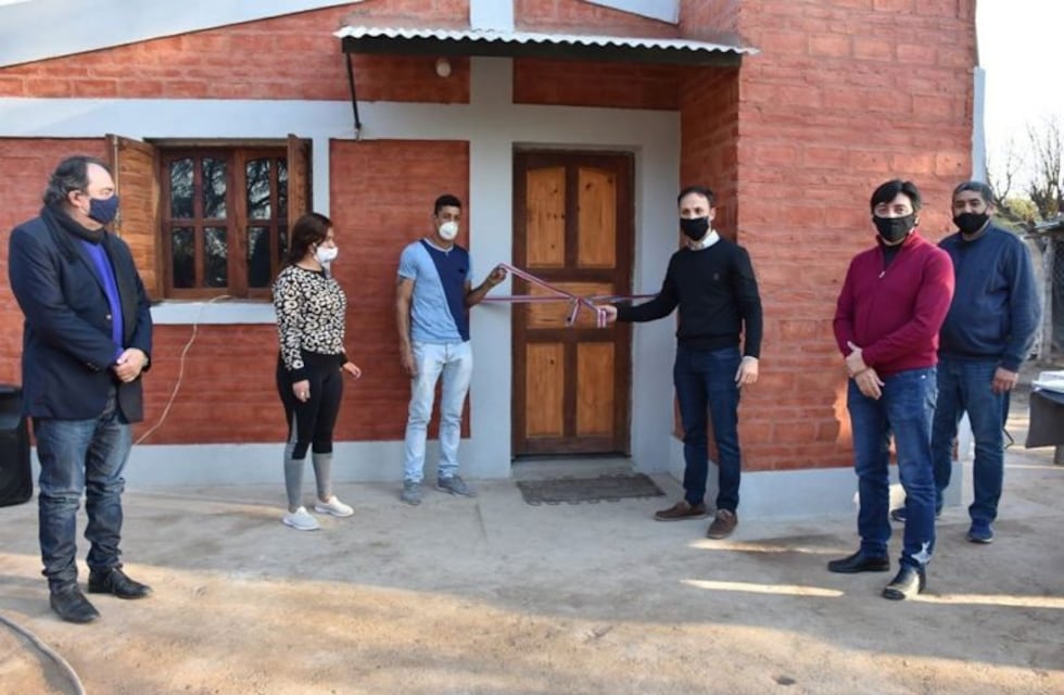 Entregaron viviendas sociales en Fernández