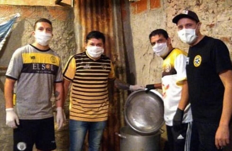 Éver Banega solidario: dona comida y ropa a los más necesitados de Rosario