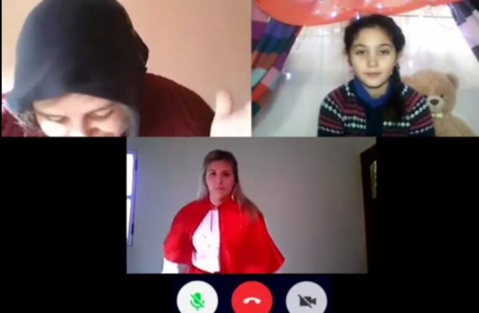 Realizaron una representación de Caperucita muy especial por video llamada
