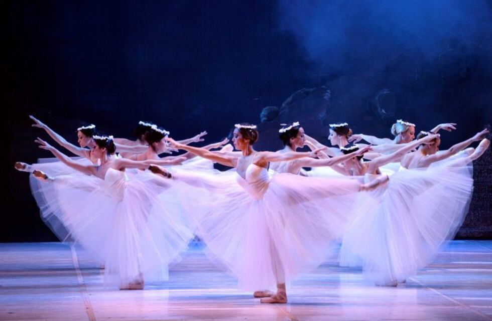 El ballet Giselle, en el Teatro del Libertador