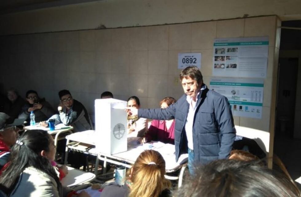 Ricardo Bussi: "Vamos muy bien, los veo a los peronistas muy nerviosos"