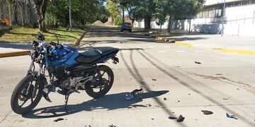 Grave accidente entre una moto y un auto en zona noroeste (Rosario 3)