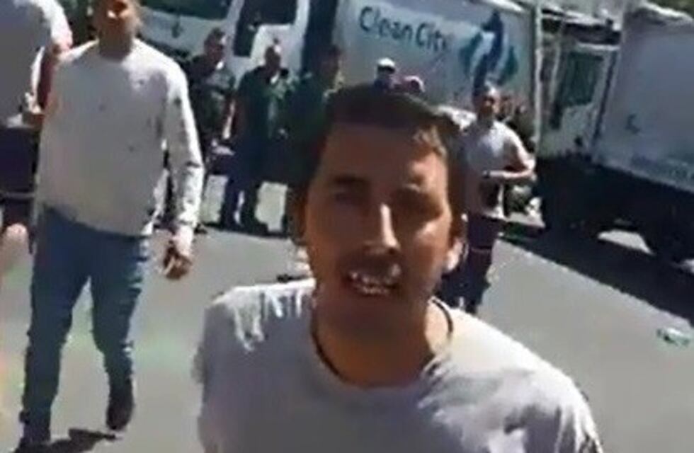 Se entregó el hombre que le dio un botellazo al vecino que lo filmó durante una protesta de recolectores