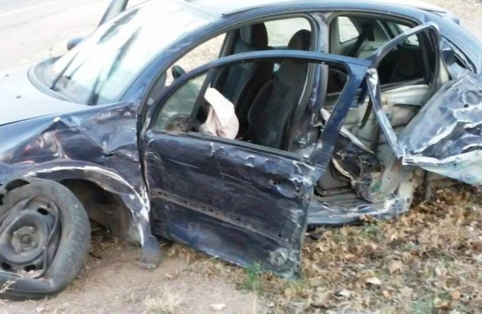 Una pareja herida en un violento choque en la ruta 146
