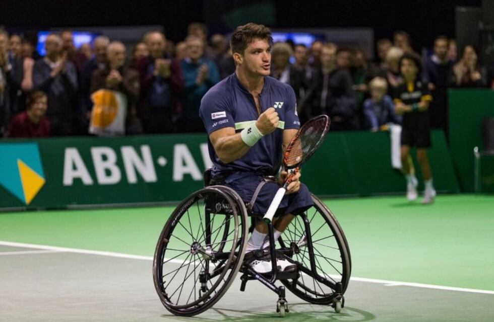 En tenis, Gustavo Fernández también da que hablar