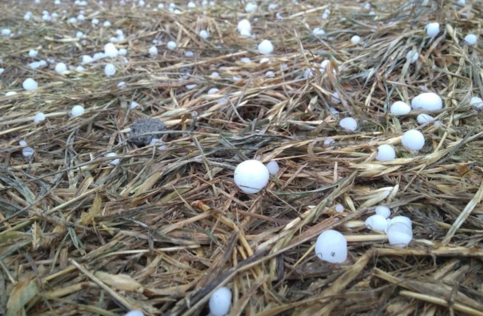 Cayó granizo en Berrotarán y se mantiene el alerta por tormentas fuertes