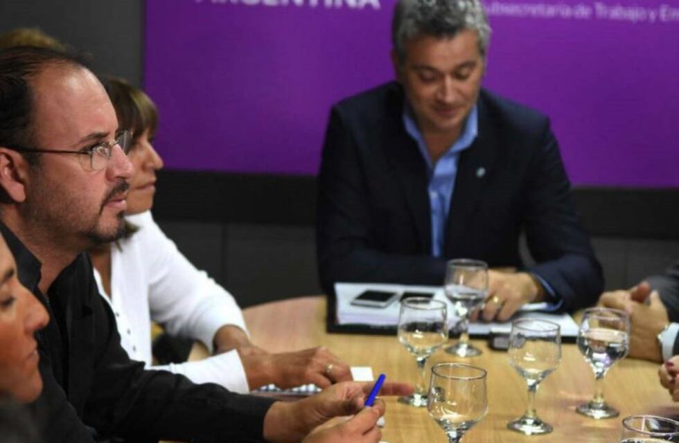 El gobierno propone más beneficios para cerrar el acuerdo docente