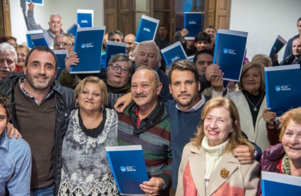 Alta Gracia: se entregaron 23 escrituras definitivas de vivienda