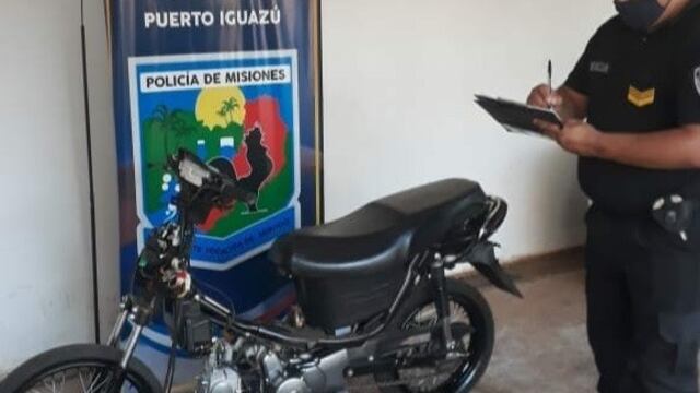 La moto fue dejada en el taller por un joven, denunció el encargado del local\u002E