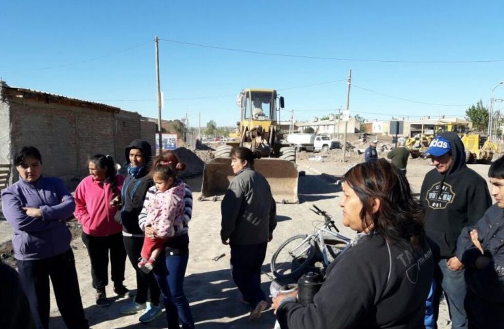 La obra del Metrobus del Oeste está frenada por una protesta de vecinos de la Toma 26 de Agosto