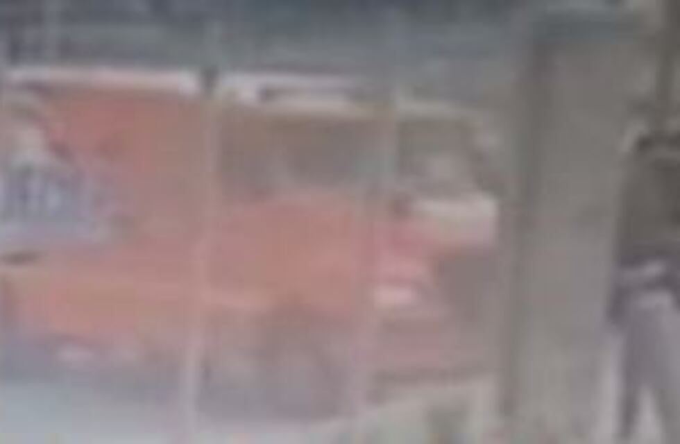 Les robaron un millón de pesos porque dejaron la puerta abierta de un blindado