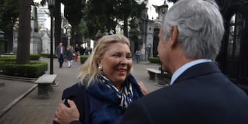 DYN18, BUENOS AIRES 15/06/17, LA DIPUTADA ELISA CARRIO PARTICIPA DEL SEPELIO DE HERNESTINA HERRERA DE NOBLE, ESTE MEDIODIA EN EL CEMENTERIO DE LA RECOLETA\u002EFOTO\u002EDYN/LUCIANO THIEBERGER\u002E