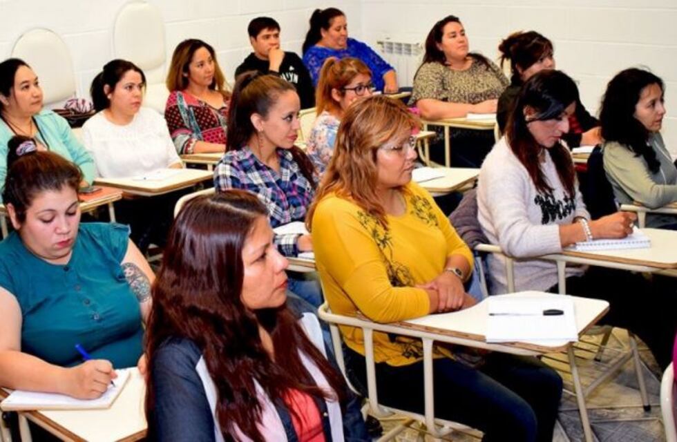 Capacitan al personal de la Oficina de Empleo Municipal