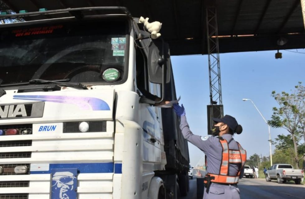 Jorge Fritz dijo que estuvo preso en una celda con rejas y candado no en un centro de aislamiento