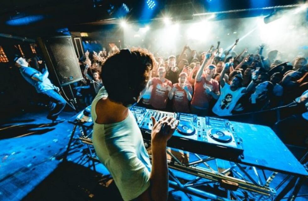 La Policía encontró menores en boliches bailables