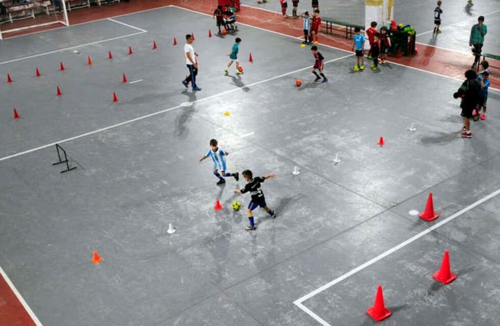 El Gobierno de Mendoza autorizó la apertura de clubes