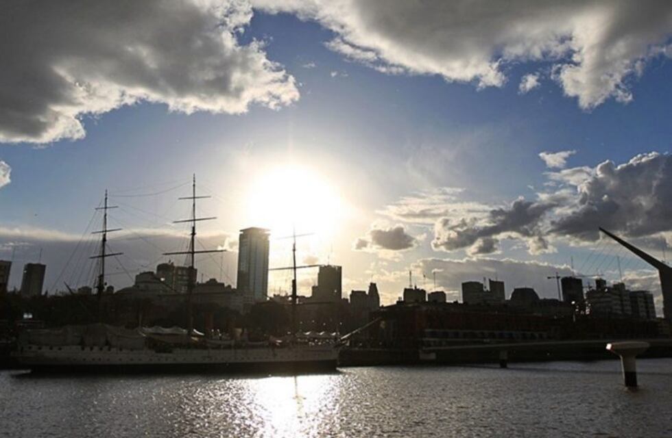Cielo algo nublado y máxima de 30 grados en la Ciudad
