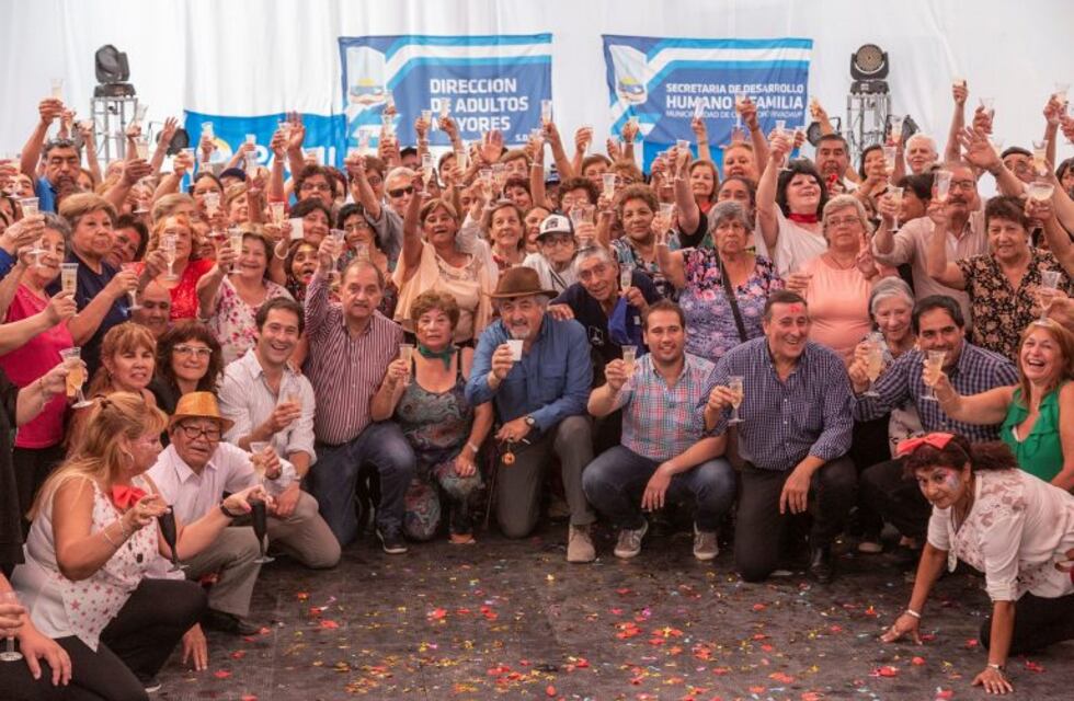 Destacan los resultados de las Colonias de Verano para Adultos Mayores