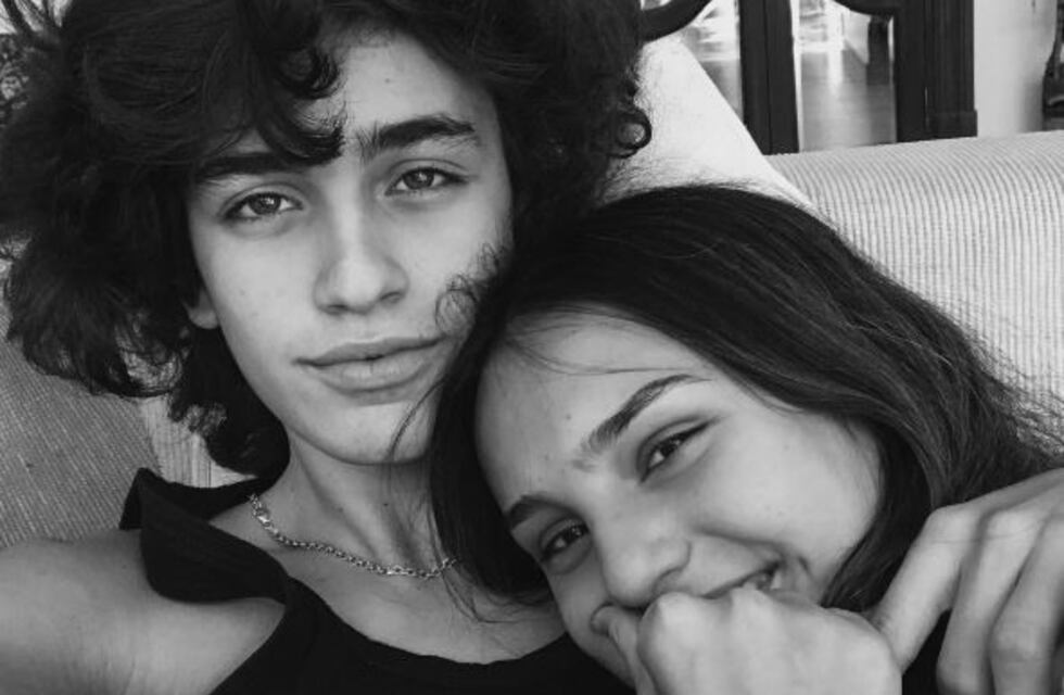 Con un "besazo", Juanita Tinelli y Toto Otero celebraron su aniversario