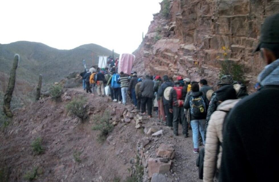 Miles de devotos ascenderán a Punta Corral para honrar a la "Mamita de los Cerros"