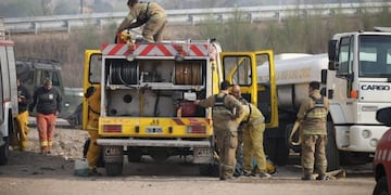 Bomberos Voluntarios abocados a diferentes incendios en las sierras cordobesas\u002E (Foto: Gobierno de Córdoba)\u002E