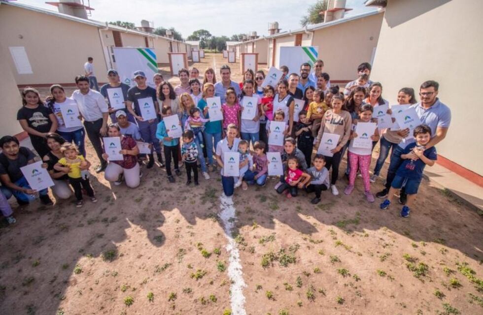 Capitanich entregó 20 nuevas viviendas