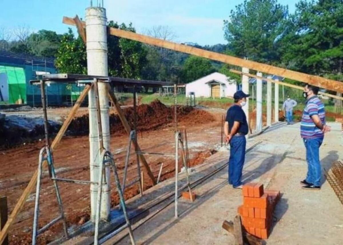Realizan obras de mejora y ampliación en tres escuelas de Bernardo de Irigoyen