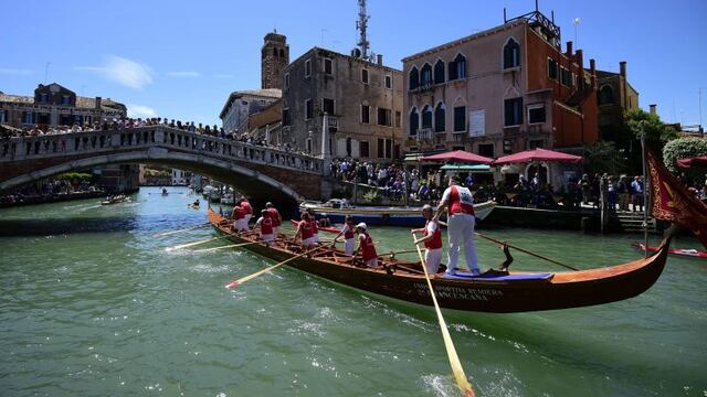 TOPSHOTSrnRowing boats take part in the 41th Vogalonga on May 24, 2015 in Venice. The Vogalonga is a 30km paddling/rowing race through the city of Venice and the lagoon up to Burano. Almost all rowed or paddled boats can participate, and thereu2019s even a se