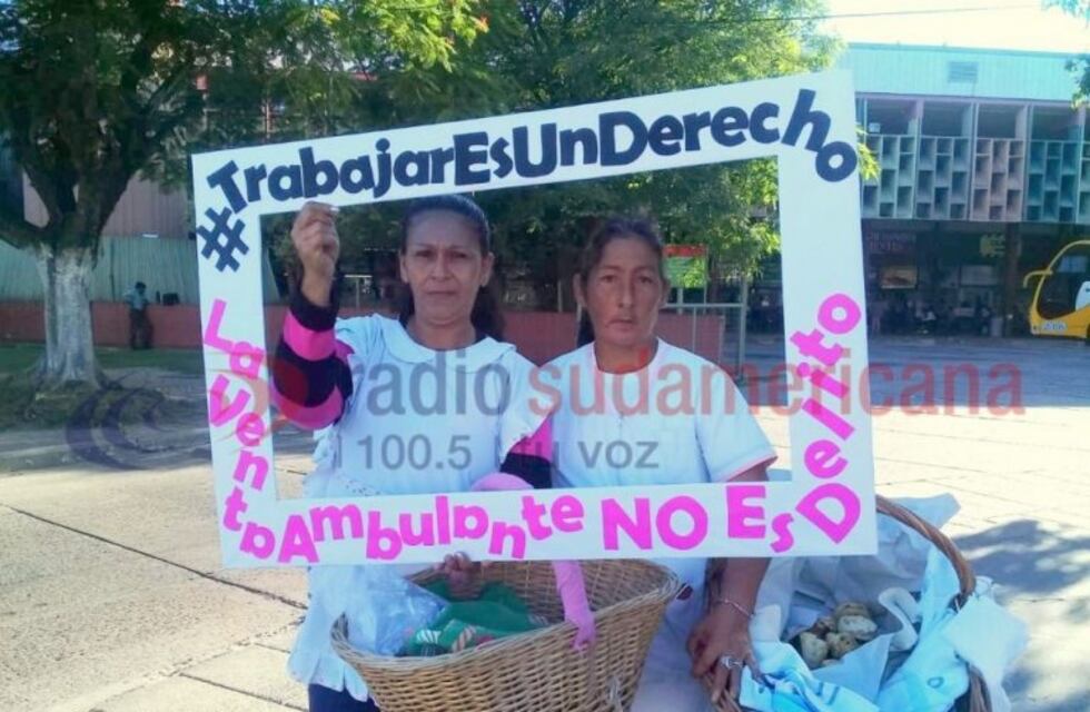 Regalan chipá en la Terminal de Corrientes