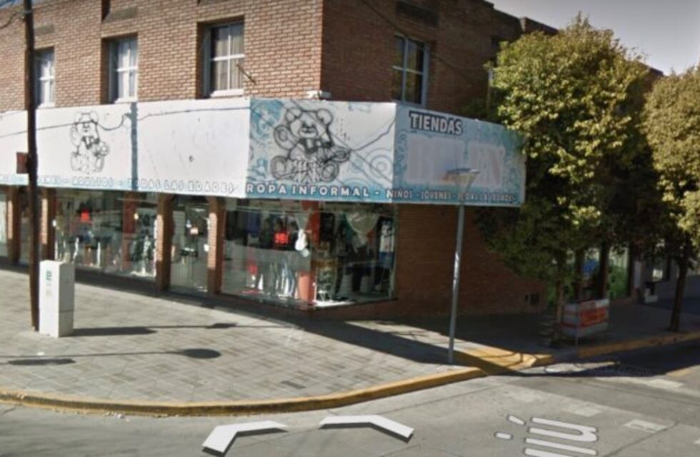 Carlos Paz: robaban ropa de bebé y fueron atrapados dentro del mismo local