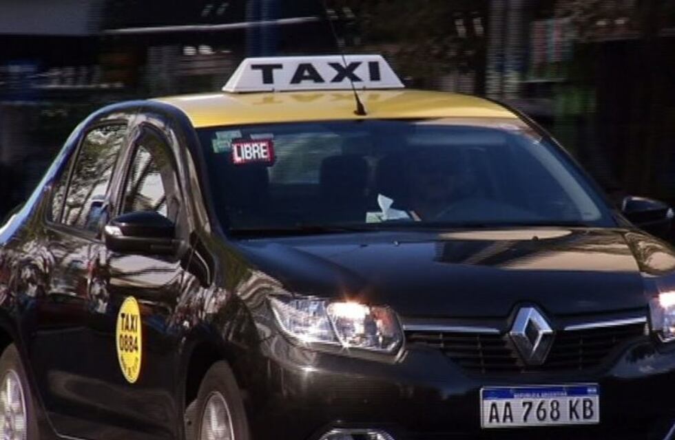 Taxistas piden que la bajada de bandera en Mar del Plata pase a costar 75 pesos