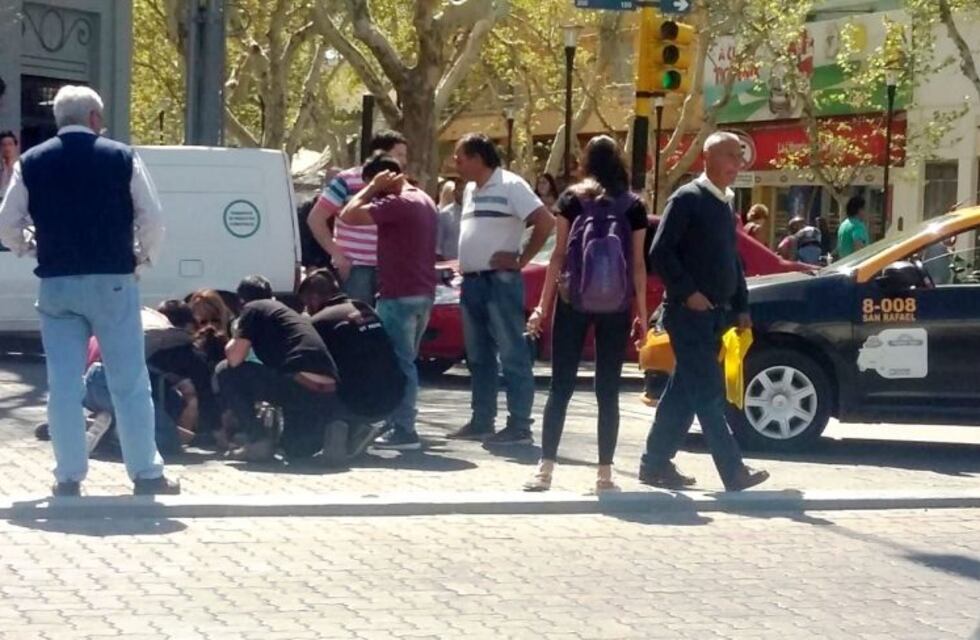 Un taxista atropelló a una mujer que iba cruzando la calle