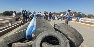 Mendocinos planean retomar los cortes si San Luis no flexibiliza exigencias