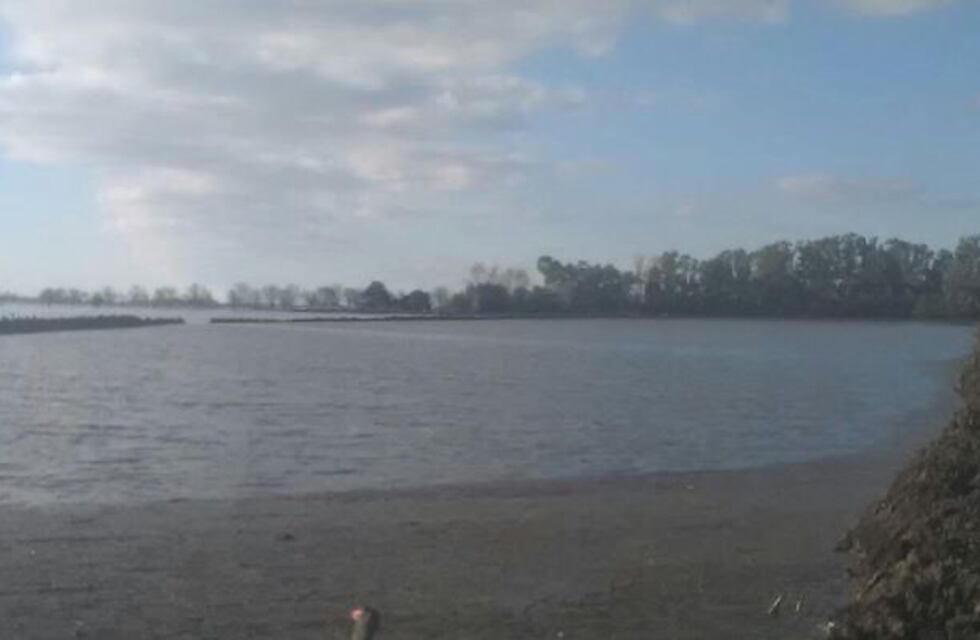 Productores cortaron la ruta 33 y denuncian que hay más de 130 mil hectáreas bajo agua