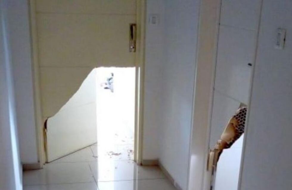 Difunden el video de uno de los supuestos rompepuertas que robó en un edificio del Centro