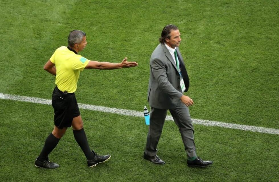 La "legión argentina", con dos técnicos menos en el Mundial