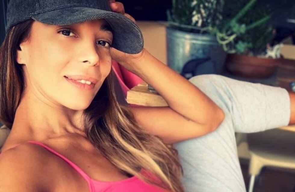 Ximena Capristo subió una foto vestida de “Mamá Noel” en el jardín