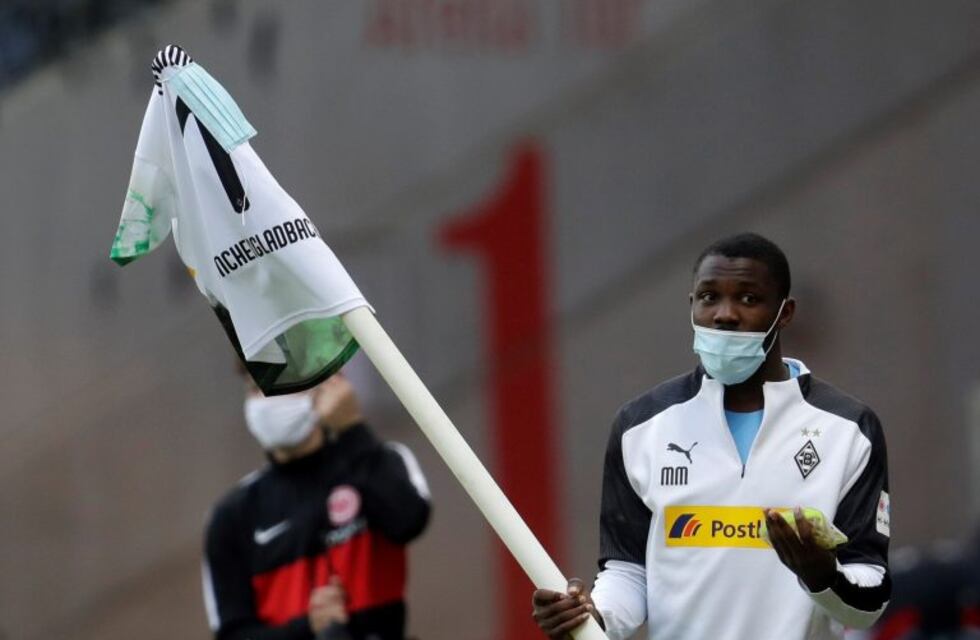 ¡Volvió el fútbol! La Bundesliga se reanudó con el clásico entre Borussia Dortmund y Schalke 04