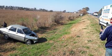 Esquivó un ciclista y chocó contra un vehículo\u002E
